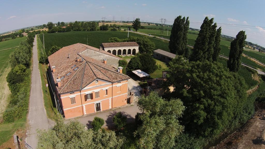 Agriturismo Corte Ponte Dei Tedeschi Vendégház Ostiglia Kültér fotó